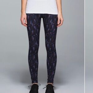 Lululemon Wunder Under Pant Full-On Luon
Stained Glass Love Nightfall Black Sz 6